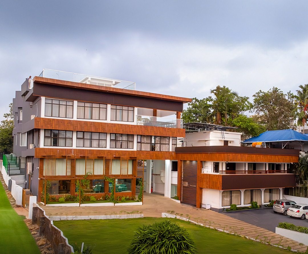 hotels in Varkala with pool